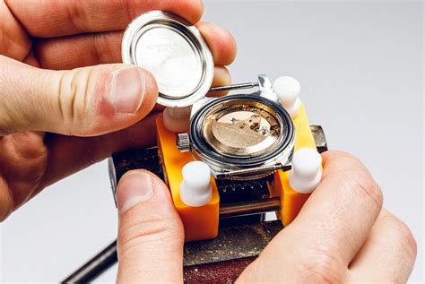 how to open back of watch to replace battery